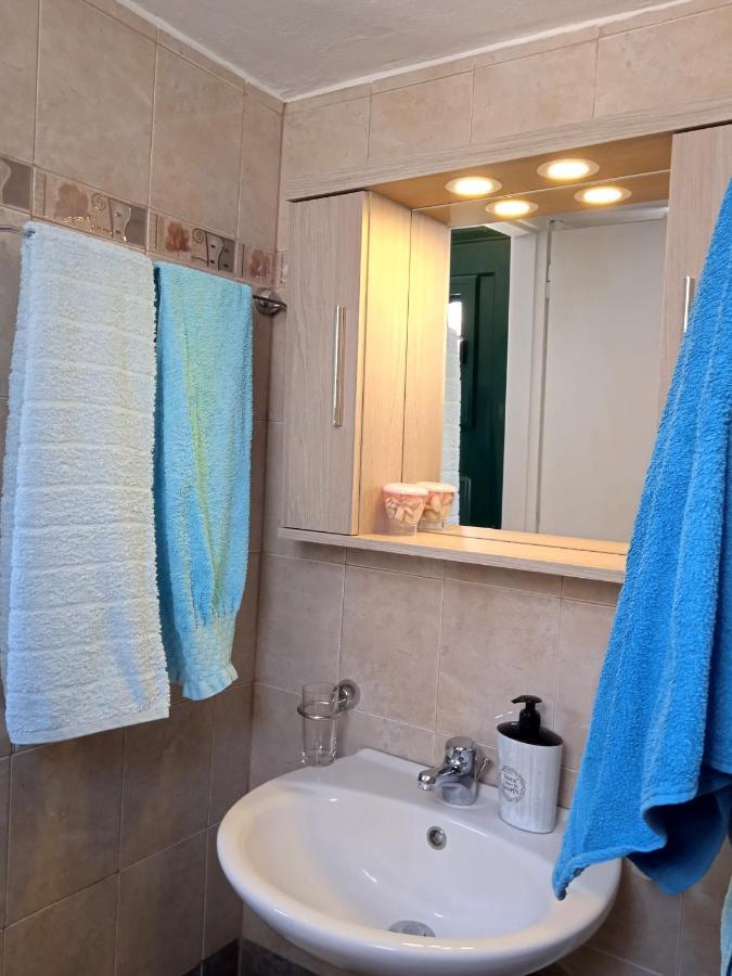 Logaras Seaview Apartment Luaran gambar