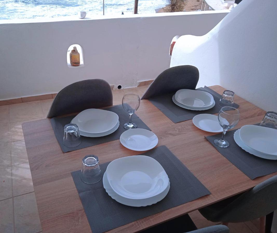 Logaras Seaview Apartment Luaran gambar