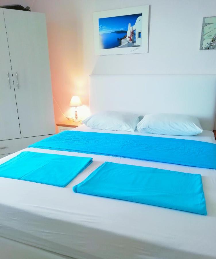 Logaras Seaview Apartment Luaran gambar